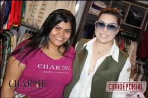 Naiara Azevedo visita a Charme Modas para fazer compras e é surpreendida por fans