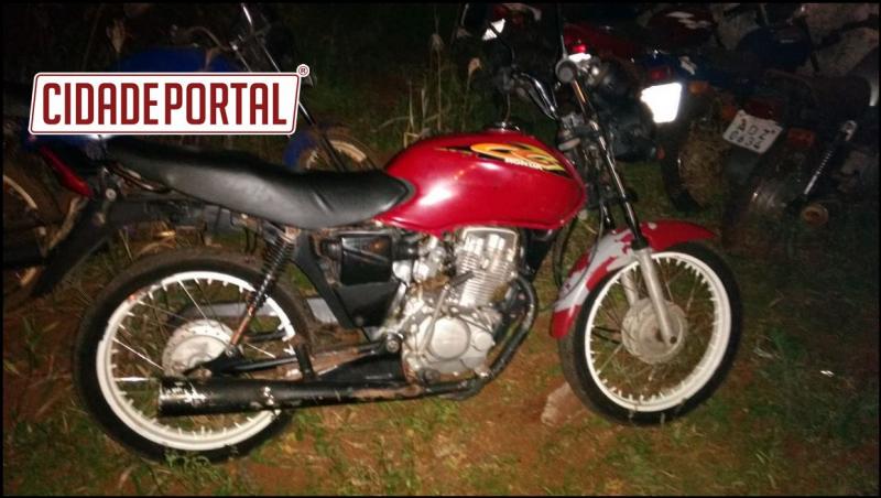 Polcia Militar de Mambor apreende motocicleta com documentao vencida e condutor sem  licena
