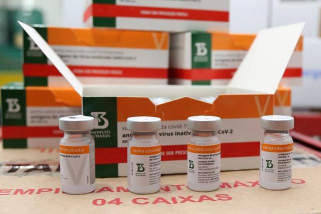Paran receber mais 146,8 mil doses de vacinas contra Covid-19