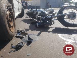 Acidente automobilstico deixa motoqueiro com ferimentos nesta quinta-feira, 05