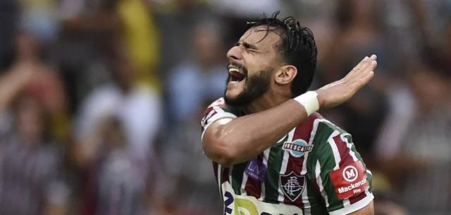 Dourado diz estar feliz no Fluminense, mas no descarta sada: Mercado est aberto