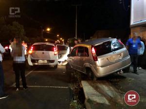 Acidente no cruzamento da 19 de Agosto com Tiradentes deixa duas pessoas feridas