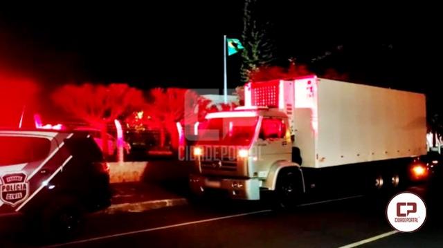 Policiais Civis de Goioerê e Umuarama apreendem carga de maconha escondida em um caminhão frigorífico