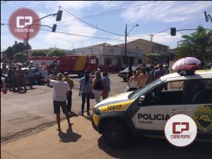 Acidente no cruzamento da Bento Munhoz com Tiradentes deixa duas pessoas com ferimentos