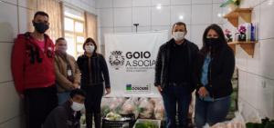 O Prefeito Pedro Coelho acompanha entrega das cestas de alimentos do Programa Compra Direta