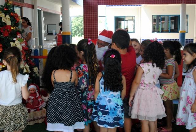 140 crianas do CMEI Bonifcio Cionek receberam brinquedos doados pela comunidade em Goioer