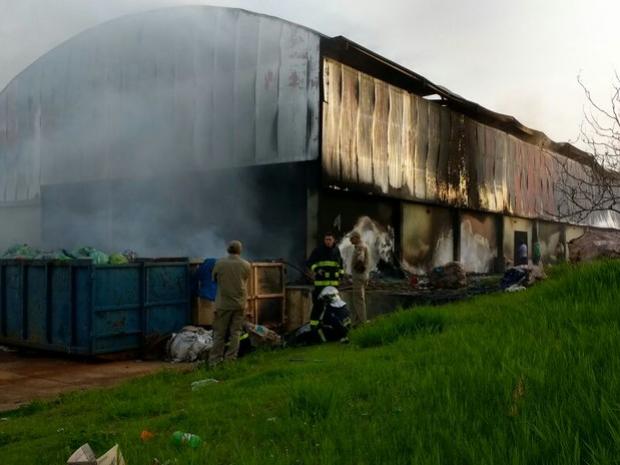 Idosa de 71 anos morre carbonizada aps incndio em casa em Londrina