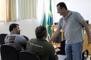 Prefeito Pedro Coelho assina contrato de concesso de uso de Barraces Industriais com seis empresas