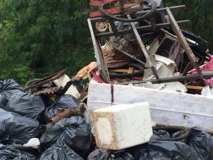 Mutiro de limpeza no Arroio Schimidt recolhe mais de 10 toneladas de lixo