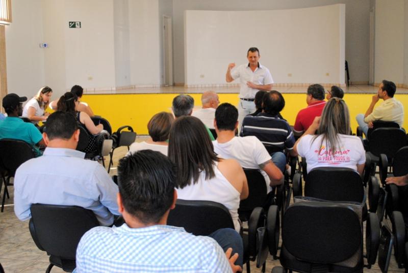Prefeitura de Goioer inicia preparao de festa no dia das crianas em parceria com entidades e associaes