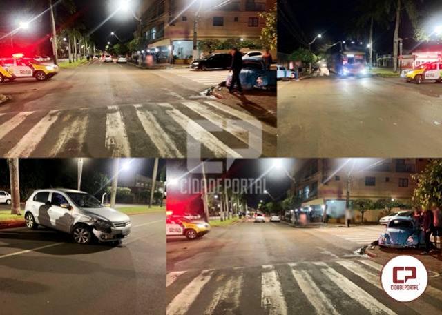 Dois veículos se envolvem em acidente na Avenida Mauro Mori neste domingo, 15