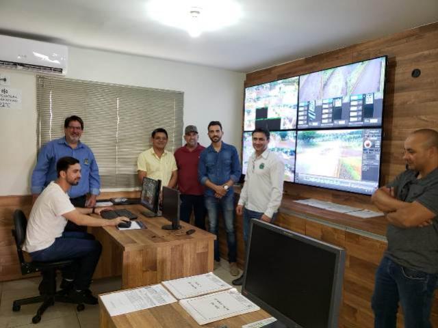 Comitiva de Goioer conhece o Sistema de Videomonitoramento de Segurana de Ubirat