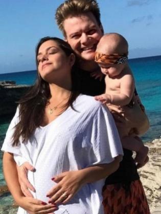 Michel Tel anuncia que ser pai novamente: Melinda vai ganhar um irmozinho