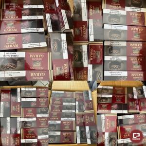 PRE de Cruzeiro do Oeste apreende carga de cigarros contrabandeados em Perobal