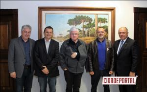 Prefeito de Goioer Pedro Coelho e seu vice-Ernani Leite estiveram na Casa Civil reivindicando demandas