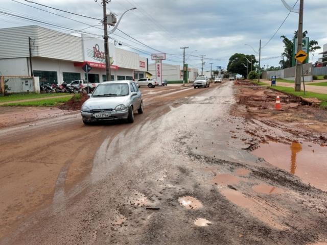 Prefeitura comunica que obras na avenida Santos Dumont no foram retomadas por causa das chuvas