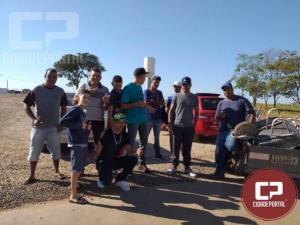 Moradores de Mariluz se renem para tampar buracos da rodovia PR-468