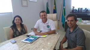 Prefeito Pedro Coelho recebeu professor da UEL para discutir novas parceiras com o Polo UAB em Goioer