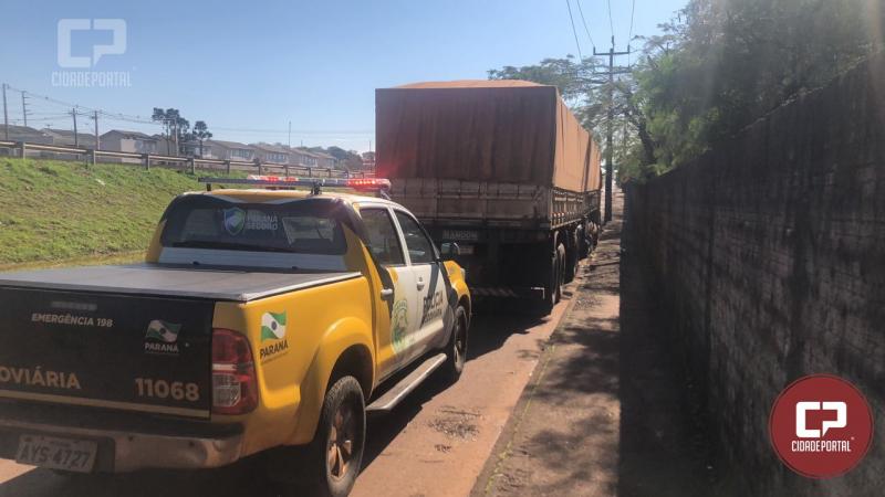 Polcia Rodoviria Estadual de Cascavel recupera carreta roubada de Umuarama-PR
